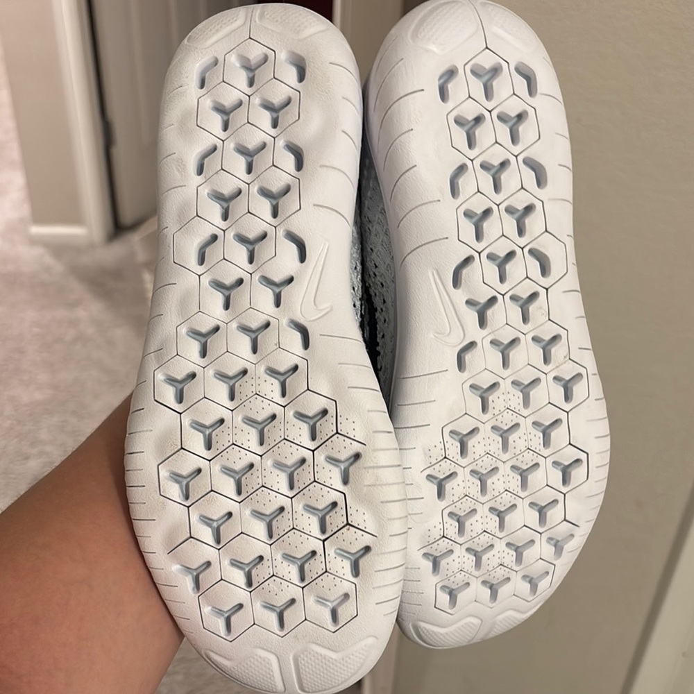 Nike Free Run Fly Knit Sneakers - Picture 2 of 4